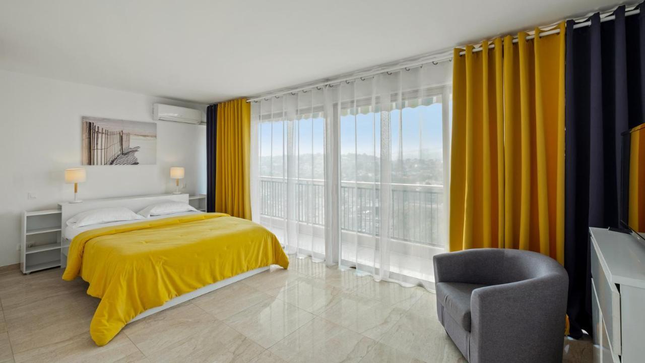 Cannes Marina Appart Hotel Mandelieu Bagian luar foto
