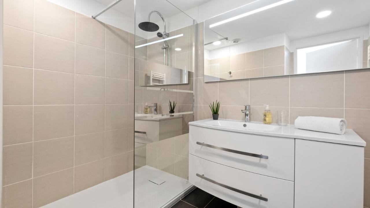 Cannes Marina Appart Hotel Mandelieu Bagian luar foto