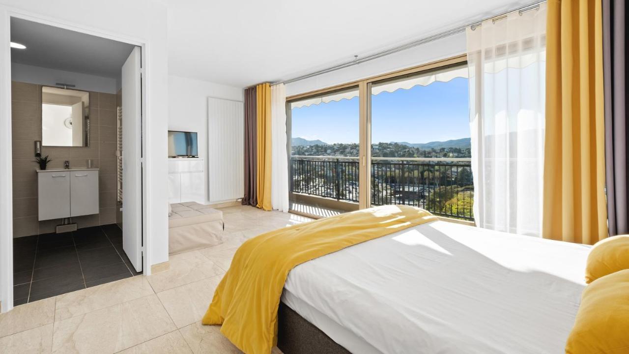 Cannes Marina Appart Hotel Mandelieu Bagian luar foto
