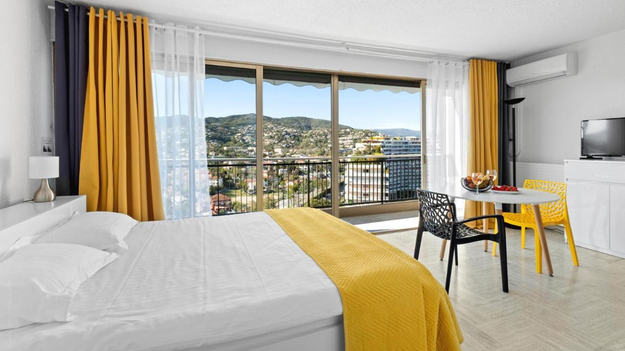 Cannes Marina Appart Hotel Mandelieu Bagian luar foto