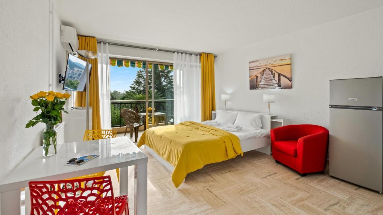 Cannes Marina Appart Hotel Mandelieu Bagian luar foto