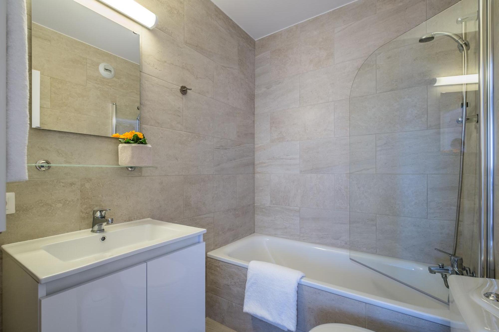 Cannes Marina Appart Hotel Mandelieu Bagian luar foto